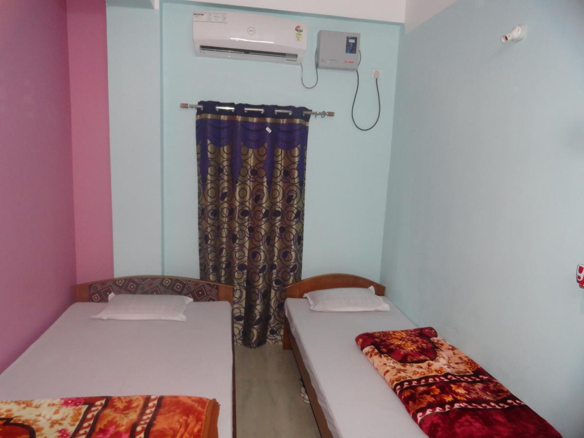 Hotel Kaustav Tezpur Екстер'єр фото